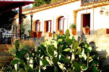 تختخواب و صبحانه La Suma Sumalia