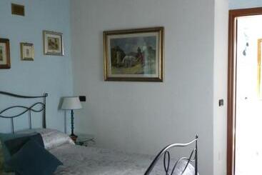 تختخواب و صبحانه Le Travi