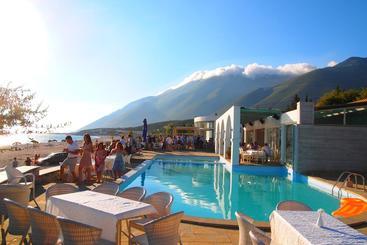 Drymades Inn Resort