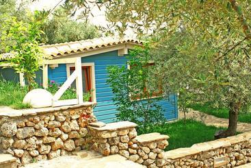 Drymades Inn Resort