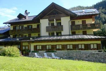 فندق Albergo Nuoitas