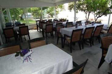 בית מלון כפרי Eker Bermuda