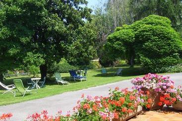 هتل Hôtel Les Pavillons Du Golf