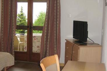 هتل Hôtel Les Pavillons Du Golf