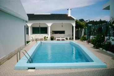 تختخواب و صبحانه Guest House Toca Dos Grilos
