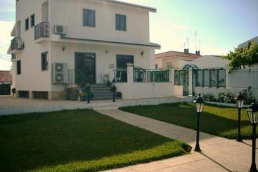 تختخواب و صبحانه Guest House Toca Dos Grilos