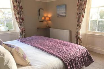 مبيت وإفطار The Old Parsonage