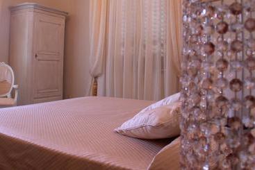 تختخواب و صبحانه Villa Le Luci