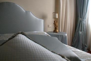 تختخواب و صبحانه Villa Le Luci