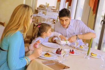 Ambasciatori Hotel   Beach Front  Breakfast Xxl & Brunch Until 12 30pm