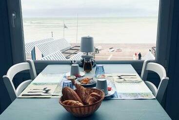 Отель Hôtel La Sirène