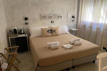 Отель L Antico Borgo Elena Noli