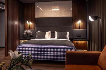 فندق Apeiro City Avant Garde