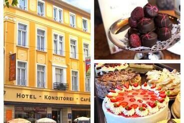 ホテル Café Konditorei Köppel