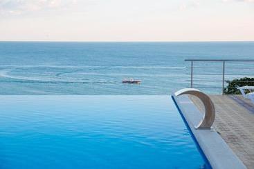 هتل Grand Paradise