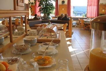 בית מלון כפרי Pension Sonnenuhr