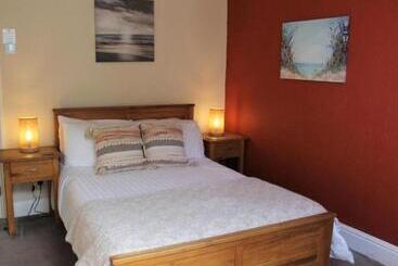 Отель The Crown