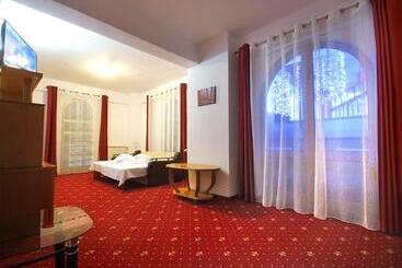 酒店 Vila Teleconstructia