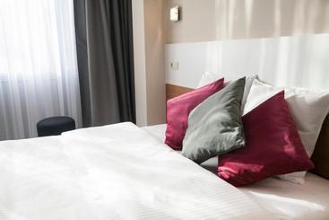 هتل Antwerp Inn