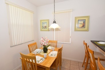 Отель Calabay Parc At Tower Lakes  6 Br Private Pool Home, Game Room, Northwest Facing  Fsv 47488
