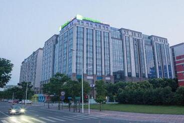 هتل Holiday Inn Express Chengdu Airport Zone, An Ihg