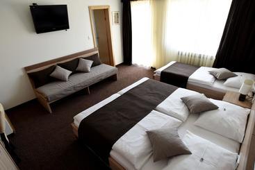 تختخواب و صبحانه Rooms Barba Niko Near Zagreb Airport