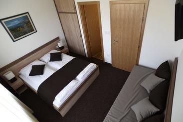 تختخواب و صبحانه Rooms Barba Niko Near Zagreb Airport