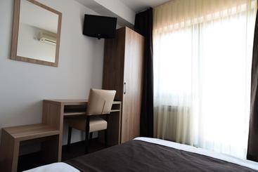 تختخواب و صبحانه Rooms Barba Niko Near Zagreb Airport