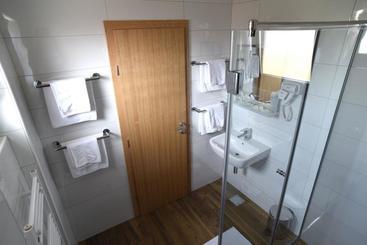 تختخواب و صبحانه Rooms Barba Niko Near Zagreb Airport