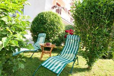 Bed & Breakfast Villa Klara