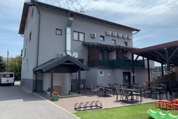 Bed and Breakfast London Rooms Zagreb Airport