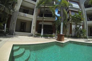 هتل Macaws Ocean Club