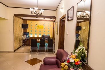 호텔 Mint Queensway Suites