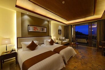 בית מלון כפרי Shixishu Jianguo Yalong Bay Resort