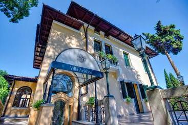 هتل Villa Ariston