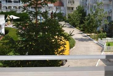 هتل Bravo 1 Apartments