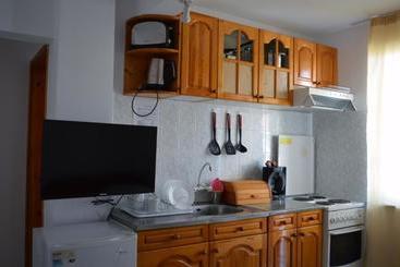هتل Bravo 1 Apartments