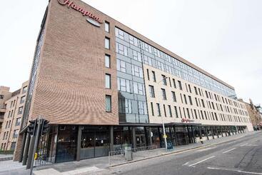 Отель Hampton By Hilton Edinburgh West End