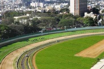 호텔 Holiday Inn Bengaluru Racecourse, An Ihg