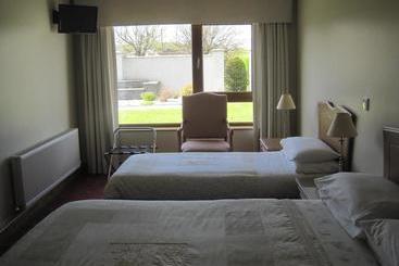 בית מלון כפרי Killarney House