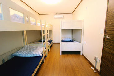 هاستل The Wendy House
