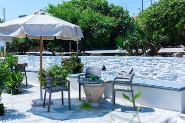 مبيت وإفطار Rooms & Apartments Archontou