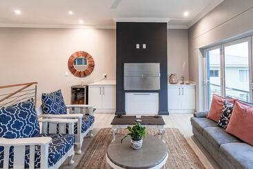 مبيت وإفطار Whale Coast Ocean Villa