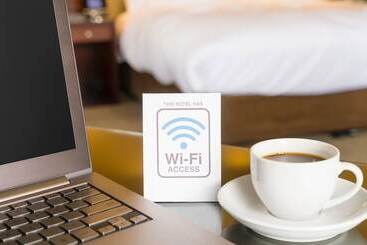 호텔 Holiday Pines Inn And Suites