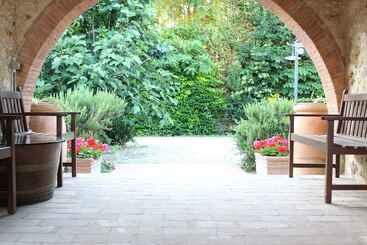 Отель Il Colombaio Winery & Rooms