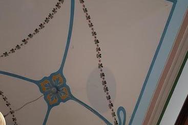 هتل B&b Bon Ton
