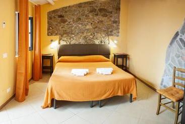 هتل B&b Bon Ton
