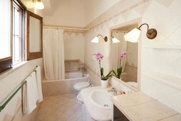 هتل B&b Bon Ton
