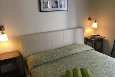هتل B&b Bon Ton