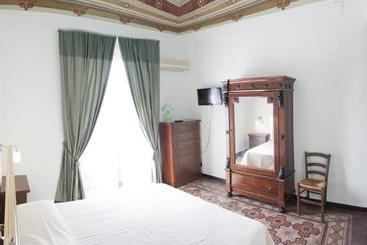 هتل B&b Bon Ton